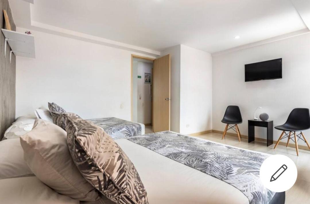Beautiful & Comfortable Apartment In Laureles Medellin Exterior photo